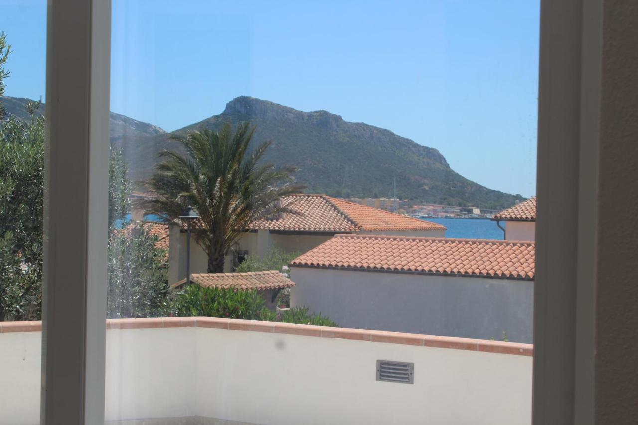 Hotel Bona Ciurrata Golfo Aranci Exterior foto